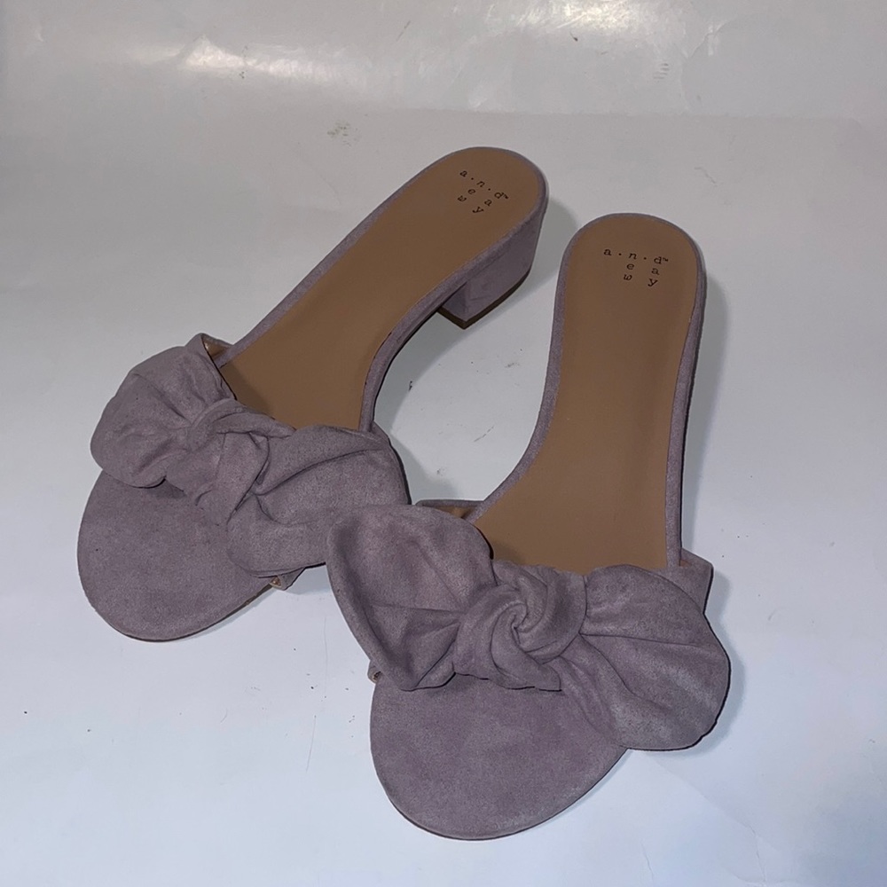 A New Day Knotted Bow Heeled Sandals Size 8.5